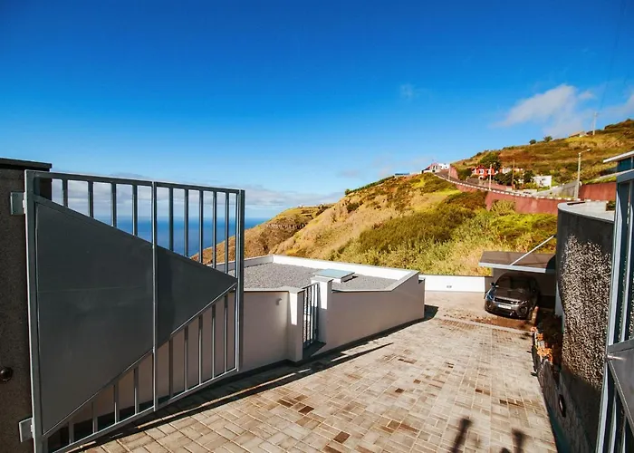 The Cliffhouse By Lovelystay * Fajã da Ovelha