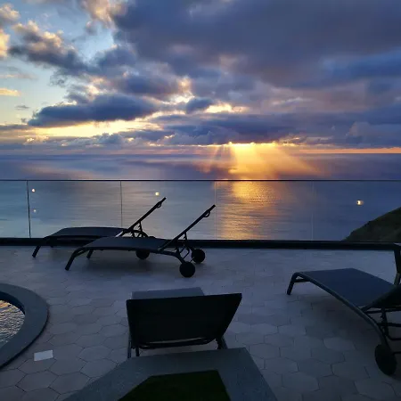 The Cliffhouse By Lovelystay