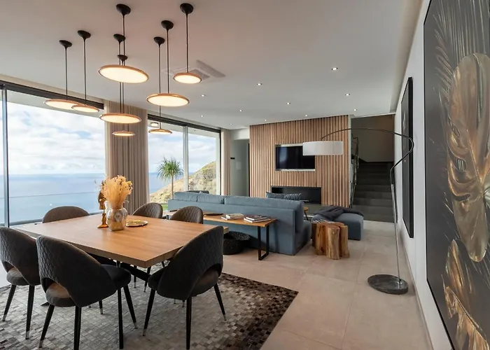 The Cliffhouse By Lovelystay *