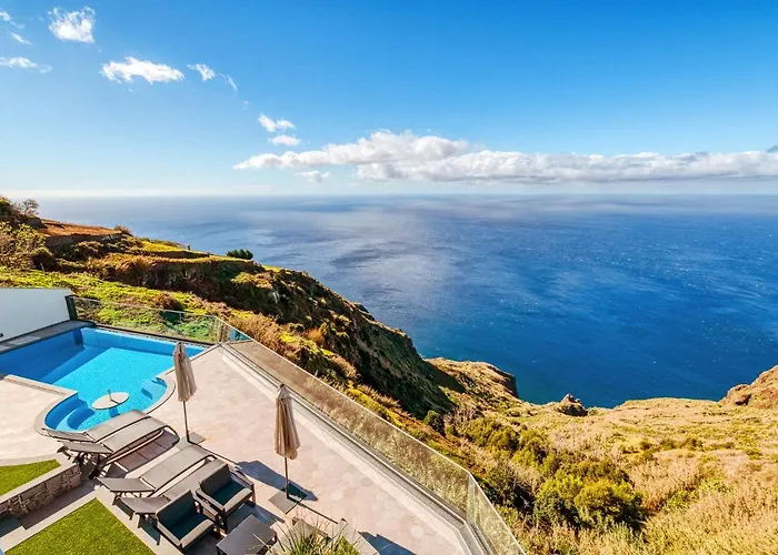 The Cliffhouse By Lovelystay Villa